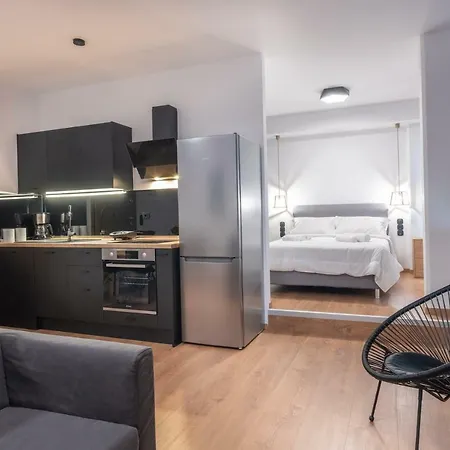 Elegant Urban Apartment *