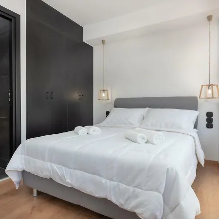 Elegant Urban Apartment *